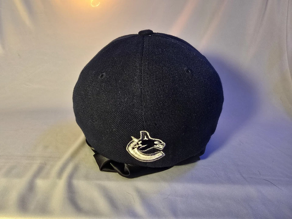 Trevor Linden autographed Zephyr fitted Vancouver Canucks hatsize M/L Navy/White - Image 4 of 4