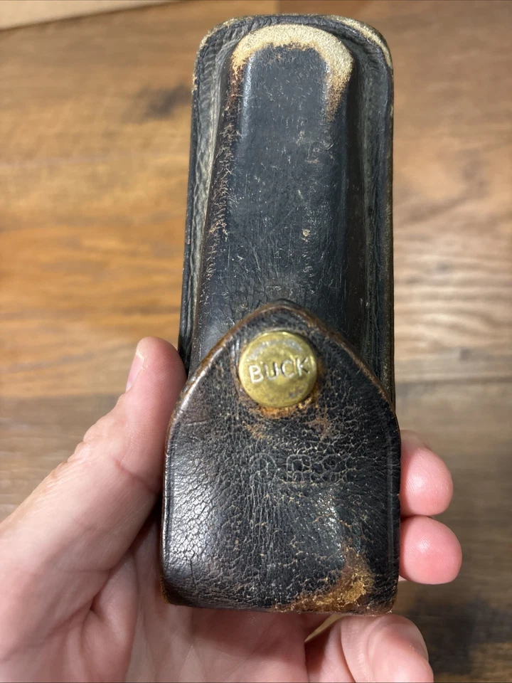 复古 BUCK 110 4 点折叠猎人口袋刀 1981 - 86,巴克皮革鞘 B21 — 第 2/3 张图片
