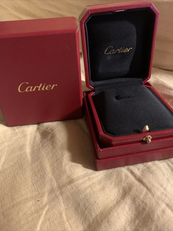 ELEGANT ECRIN CARTIER POUR BAGUE OU PENDENTIF 7,5/6,5/4cm Avec Sur Boîte - Photo 1/4