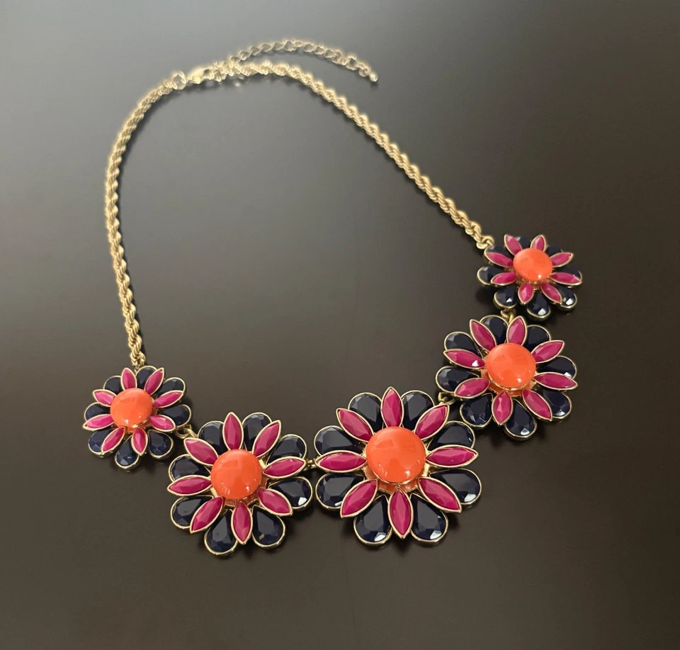 Banana Republic Mad Men Programa de TV Collar Flor Grande Púrpura Rosa y Naranja NUEVO Foto 2 de 4