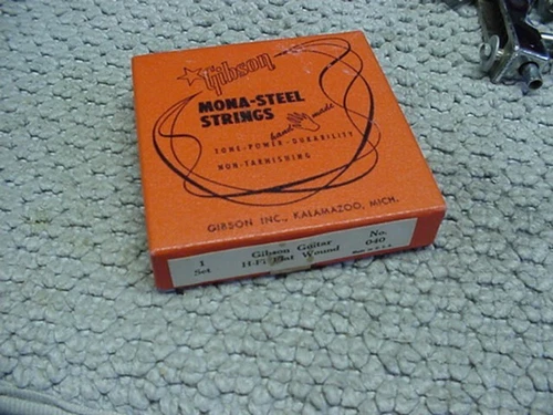 1950's BOX OF GIBSON GUITAR STRINGS N.O.S. no 040 flat wound