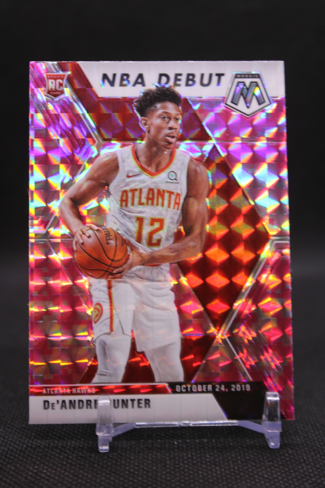 2019-20 Panini Mosaic #266 De'Andre Hunter Camo Pink