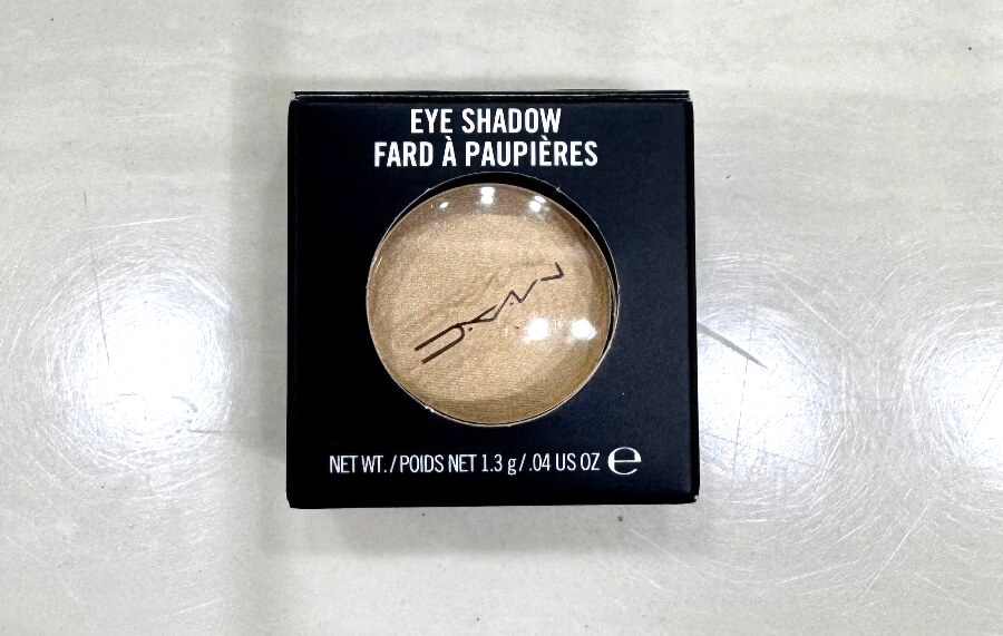 MAC Cosmetics ROSE BLANC Eyeshadow RARE! NEW IN BOX!-image