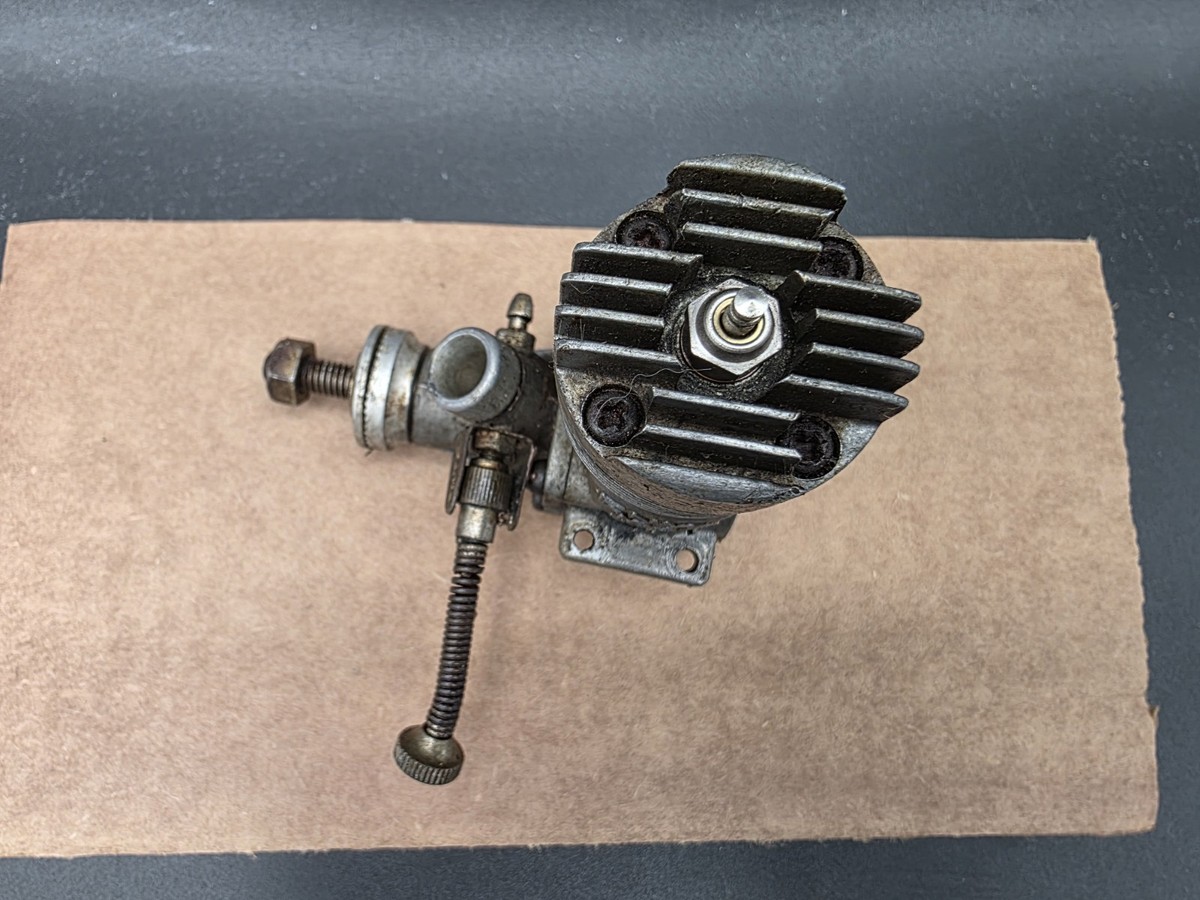 Vintage Enya 19-V 4005 Plane Motor Model Engine Control Line / FF
