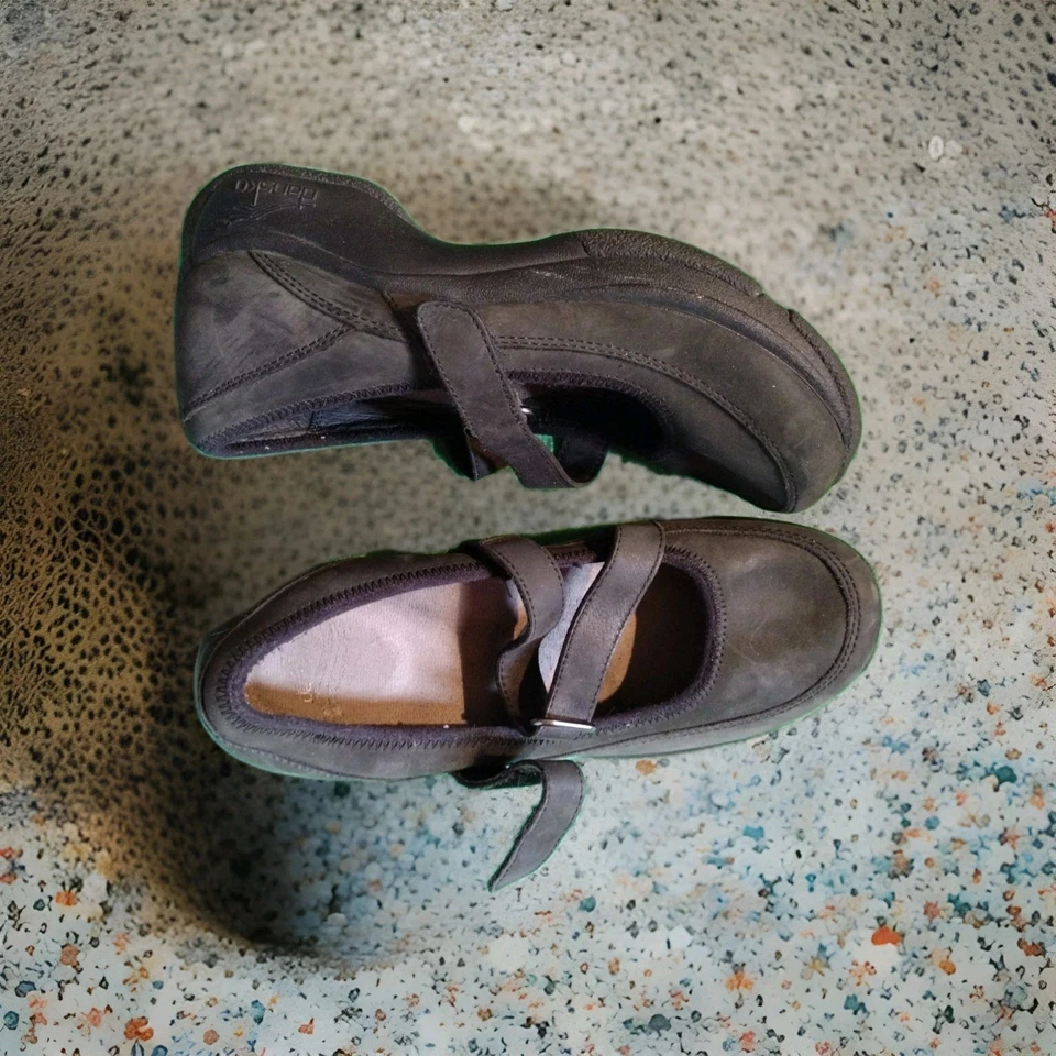 Fivela dupla feminina Dansko 5406200200 tamanho 39 camurça preta Mary Jane - Imagem 4 de 4