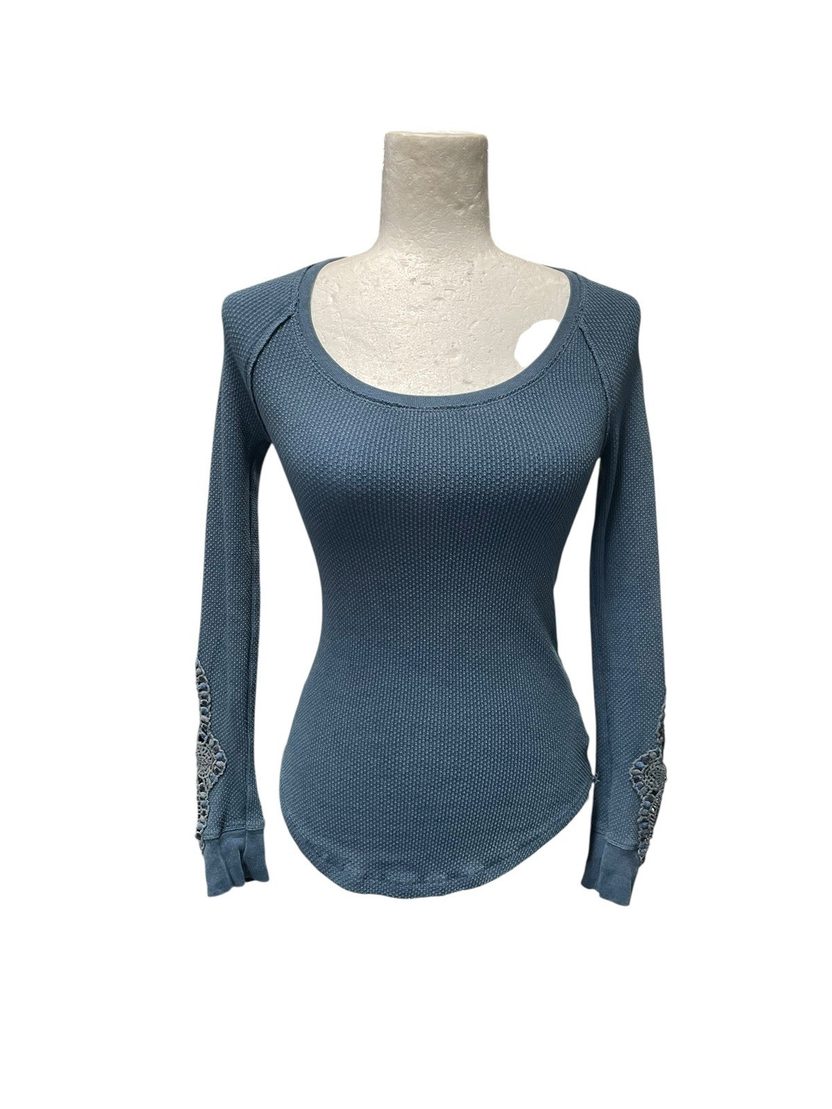 We The Free Long Sleeve Top Crochet Sleeve Scoop Neck Blue Waffle Knit Size XS