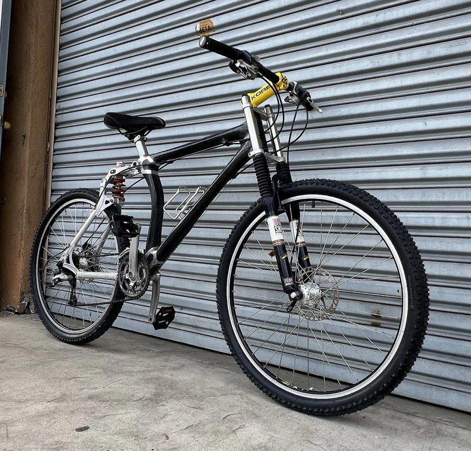 GT STS Carbon Fiber Mountain Bike.(Thermoplastic) - Image 4 of 4