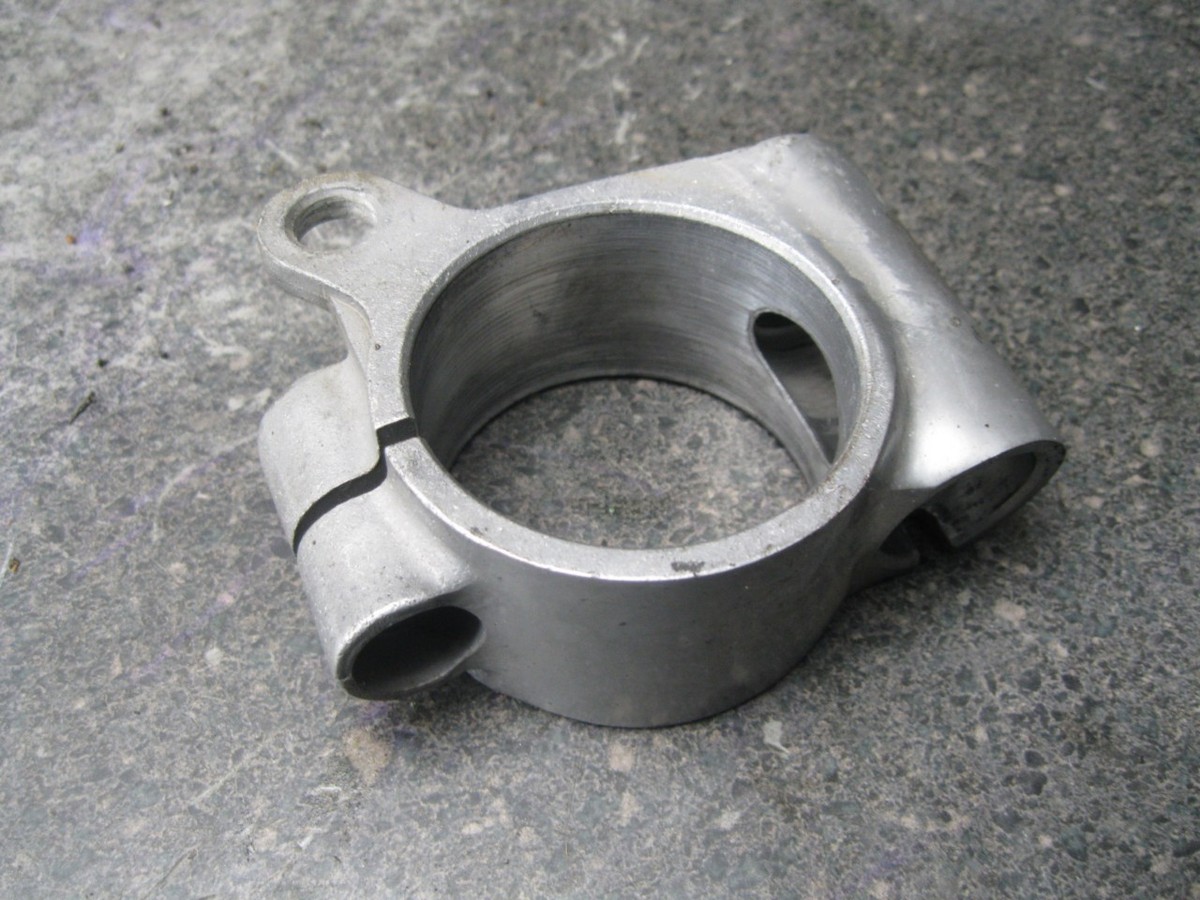 98 Kawasaki Ninja ZX7 ZX-7 ZX7R Right Handle Bar Clip On Mount 69C