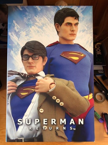 New Hot Toys MMS50 Superman Returns 2 in 1 Version 1/6 Scale 12″Toys IN Stock - Picture 2 of 3