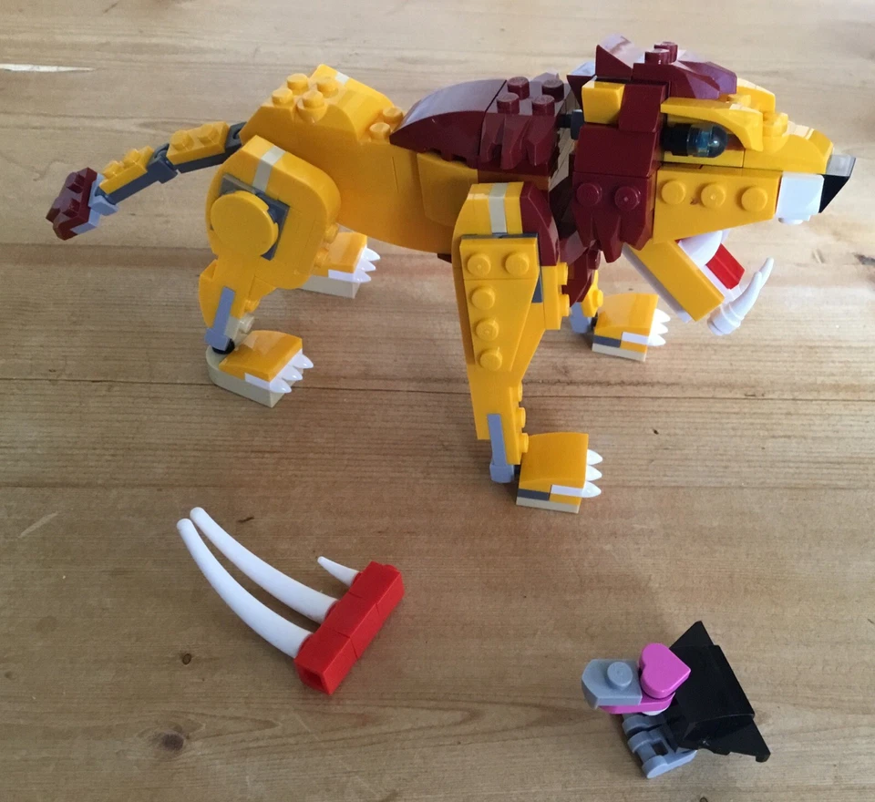 LEGO Creator 31112 Wild Lion, photo 2 of 5