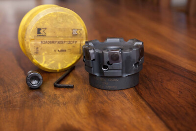 KENNAMETAL WSP Messerkopf Ø63 63A08RP90SP12CFP + 6 st Kennametal Wendeplatten