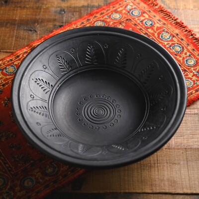Hungarian Folk Art Pottery Bowl - Agyagipar Karcag - Matte Black - 11'' Hangs EXC