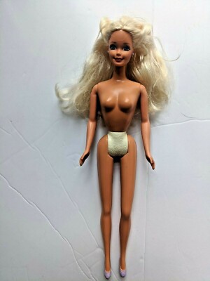 Vintage MATTEL 1976 BARBIE Doll blue eyes purple earrings twist n