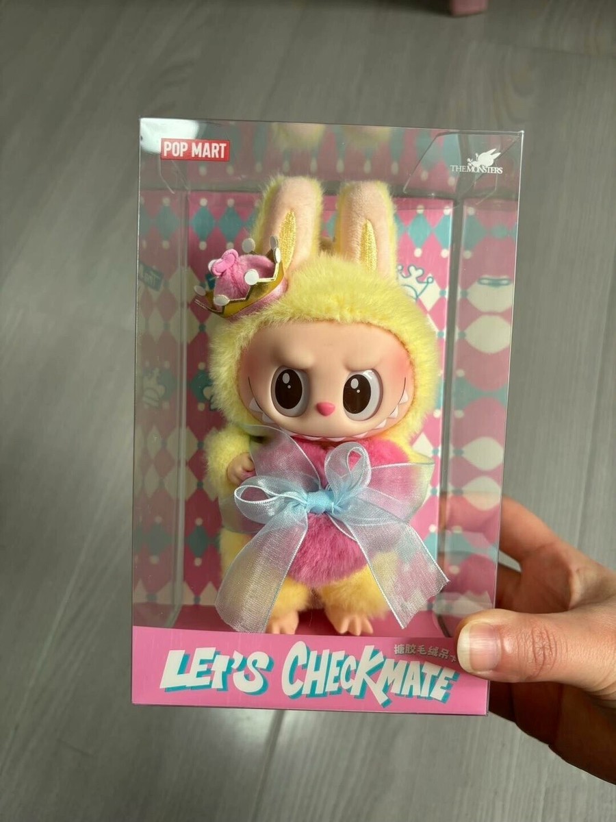 ポップマート　ラブブ　チェックメイト　黄色 POP MART LET'S CHECKMATE Labubu Yellow Pink Plush Vinyl