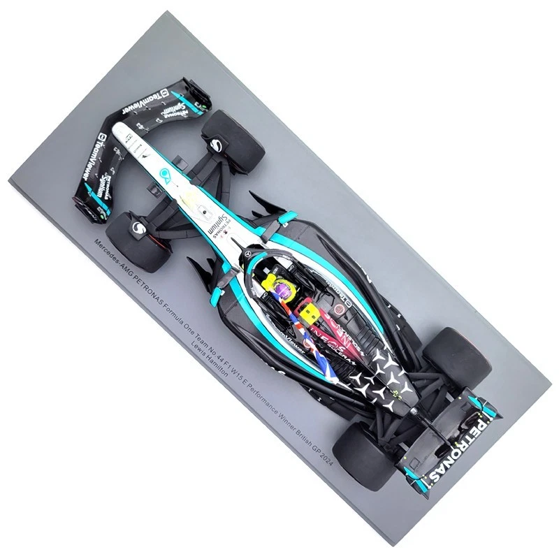 2024 Lewis Hamilton Mercedes-AMG F1 Team W15 British GP - 1/18 Spark Models - Immagine 3 di 4