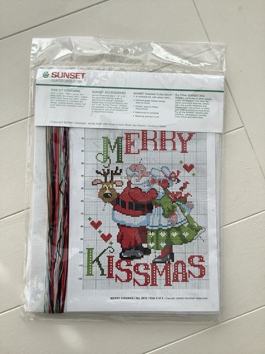 Sunset MERRY KISSMAS Santa & Mrs. Claus Cross Stitch 8" x 10" Kit #2910 VINTAGE - Picture 3 of 4