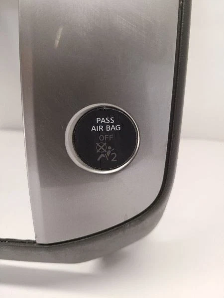 2005-12 NISSAN XTERRA RADIO TEMPERATURE CONTROL BEZEL 68259EA00C - Image 2 of 4