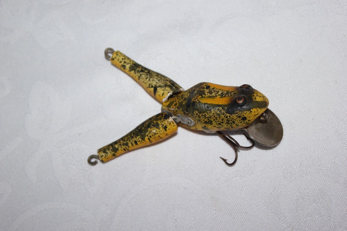 Vintage Paw Paw Wotta Frog Wood Jointed Fishing Lure Bait Vintage Paw Paw Wotta Frog Wood Jointed Fishing Lure Bait