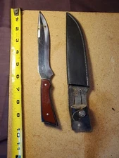 VINTAGE KNIFE MADE IN PAKISTAN W/ COSTOME MULTILAYERED PLASTIC HANDLE & SHEATH