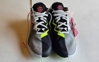 ***NEW*** Nike Lebron XVIII Low - Lt. Smoke Grey/Sunset Pulse - Size US 9 / UK 8
