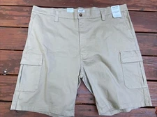 Signature Gold By Levi's Khaki Sz 46 Essential Cargo Shorts Hits At The Knee NWT