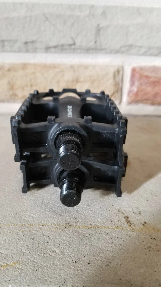 Pedales de bicicleta ZONKIE, pedales de bicicleta, pedales de plástico MTB, 9/16 pulgadas Foto 3 de 4