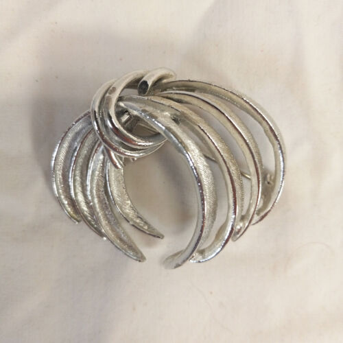Vintage Signed Coro Silver Tone Fur Dress Clip Brooch Free Shipping - Picture 2 of 5