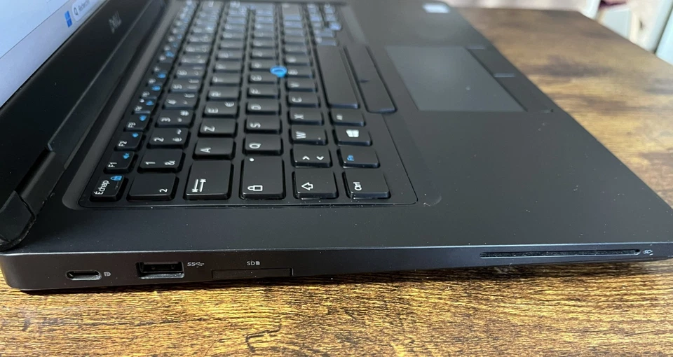 Dell Latitude 5490 · i5-7300 · 8GB · 256GB, photo 4 sur 5
