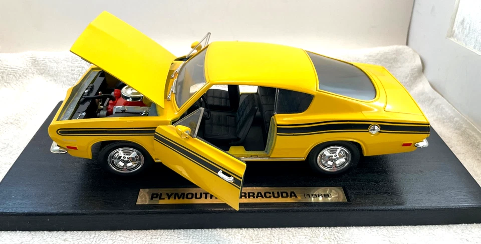 Colección Clásica 1969 Barracuda 1/18 Metal Diecast Modelo Muscle Car y Caja Foto 4 de 4