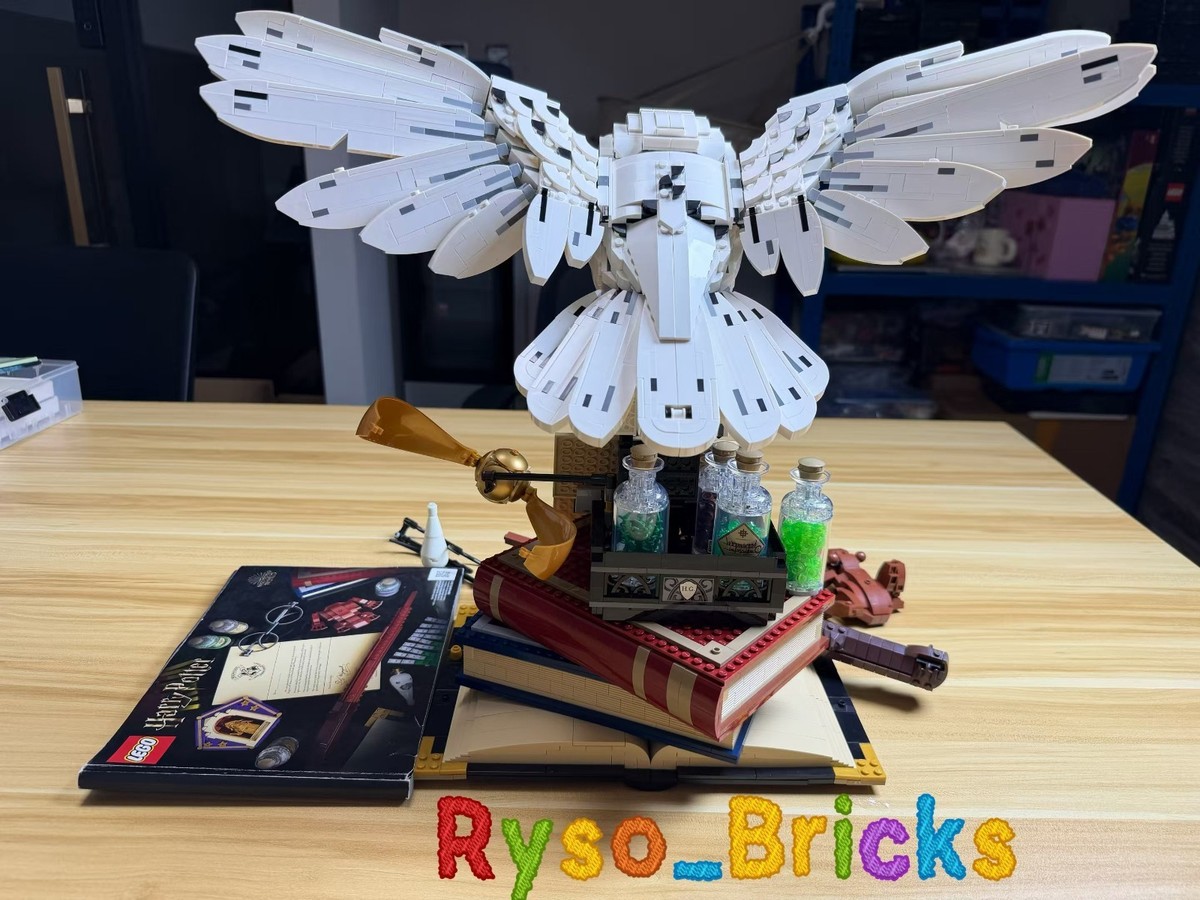 LEGO Harry Potter 76391 Hogwarts Icons Complete w/ Instructions No
