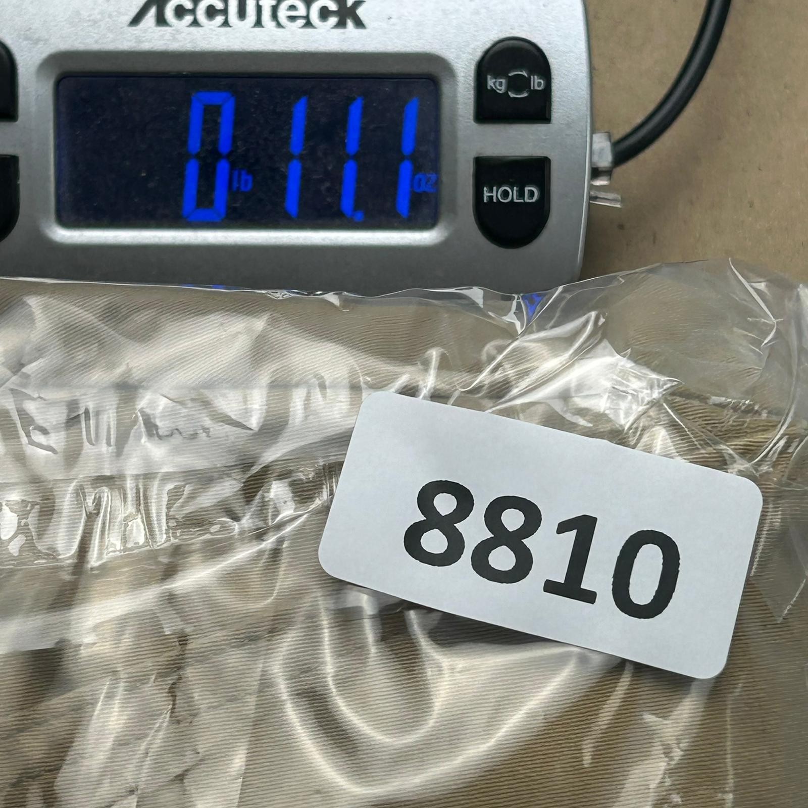 Chubbies Shorts Mens 34 Beige Flat Front Regular Fit Lightweight Chino