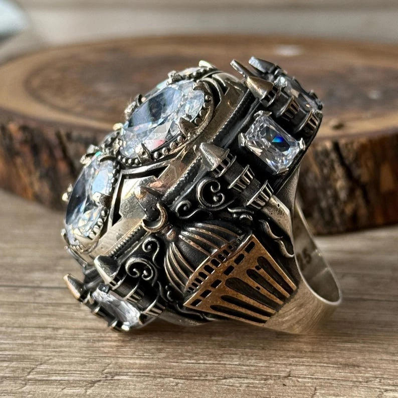 Anillo de Moissanita Grande de Plata para Hombres, Estilo Otomano Hecho a Mano Anillo Único Foto 3 de 4