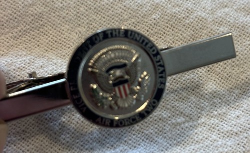 Air Force Two AF2 Vice President US Aircraft Security Challenge Coin Tie Pin Set - Picture 6 of 11