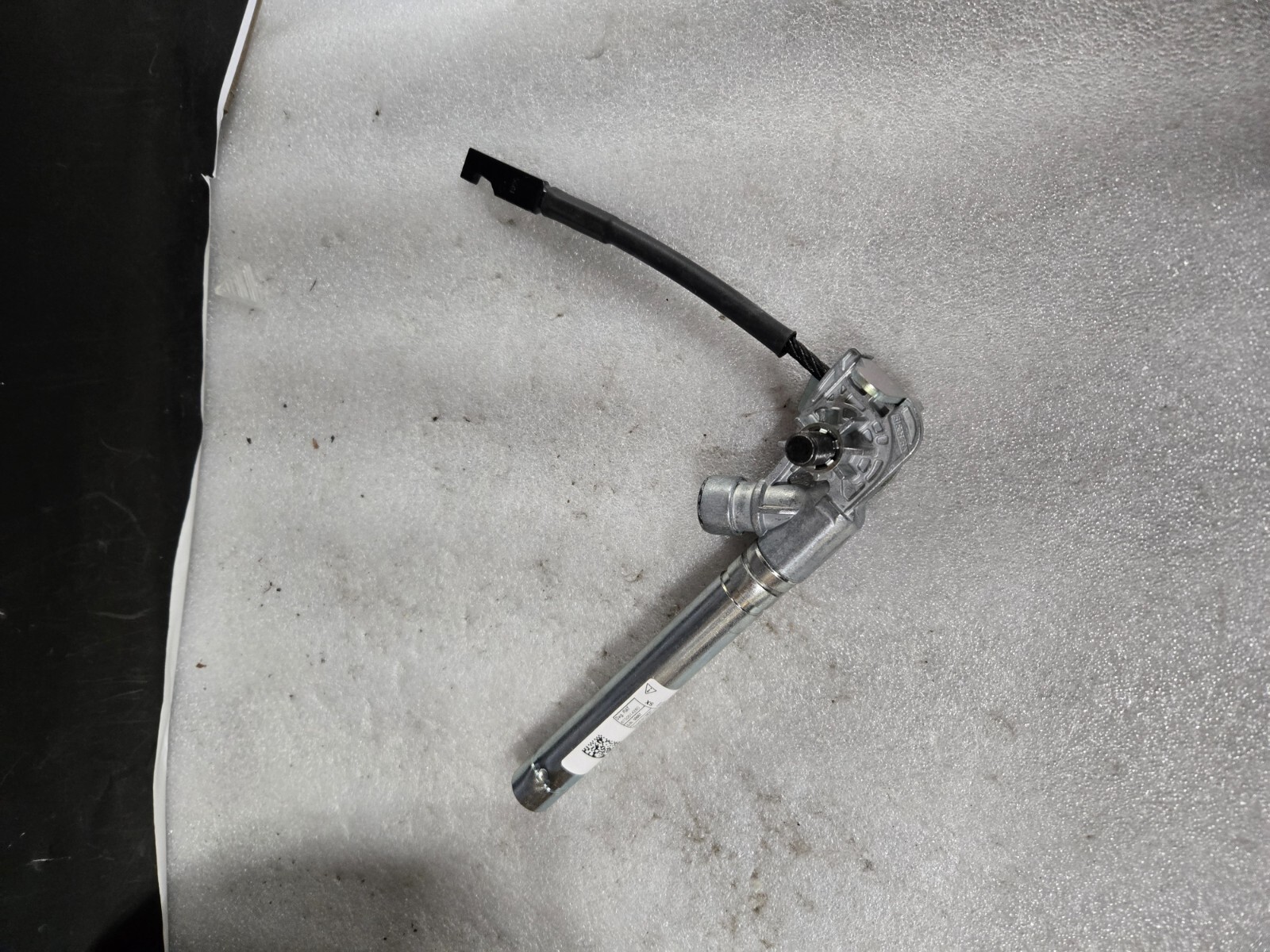 2014 - 2024 MASERATI GHIBLI FRONT LEFT SEAT BELT PRETENSIONER OEM 6700014260
