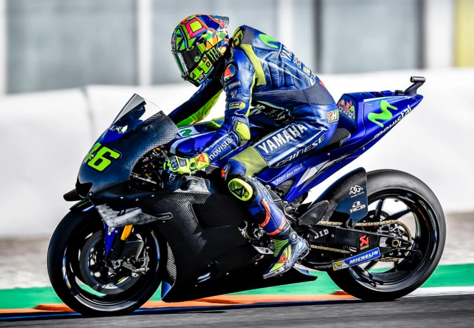 YAMAHA YZR-M1 • Valentino Rossi , 2018 Valencia Test 2017 • MOTO GP  (Esc 1:18) - Imagen 4 de 4