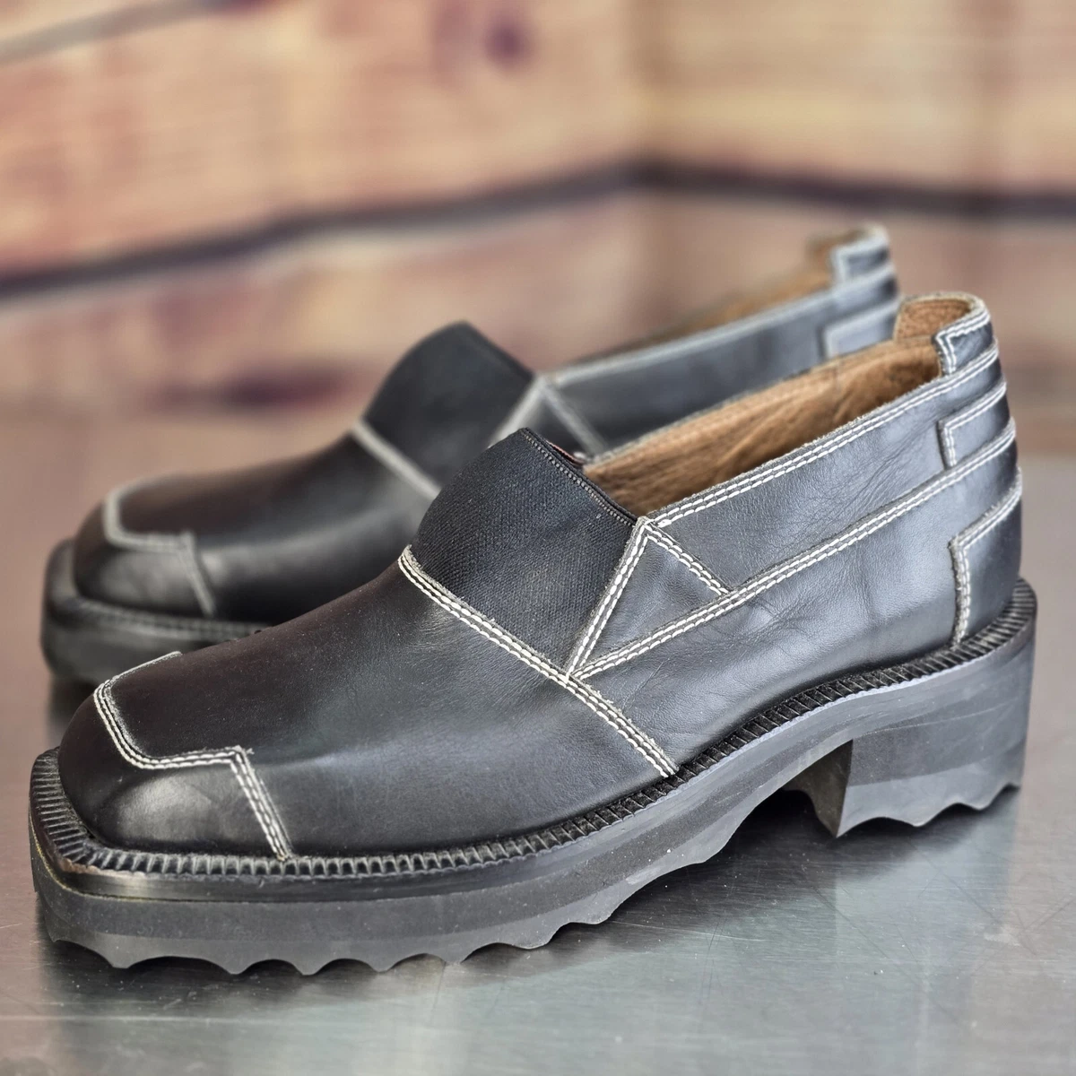 John Fluevog Dress Shoes for Men with Upper Leather for sale  display picture 1