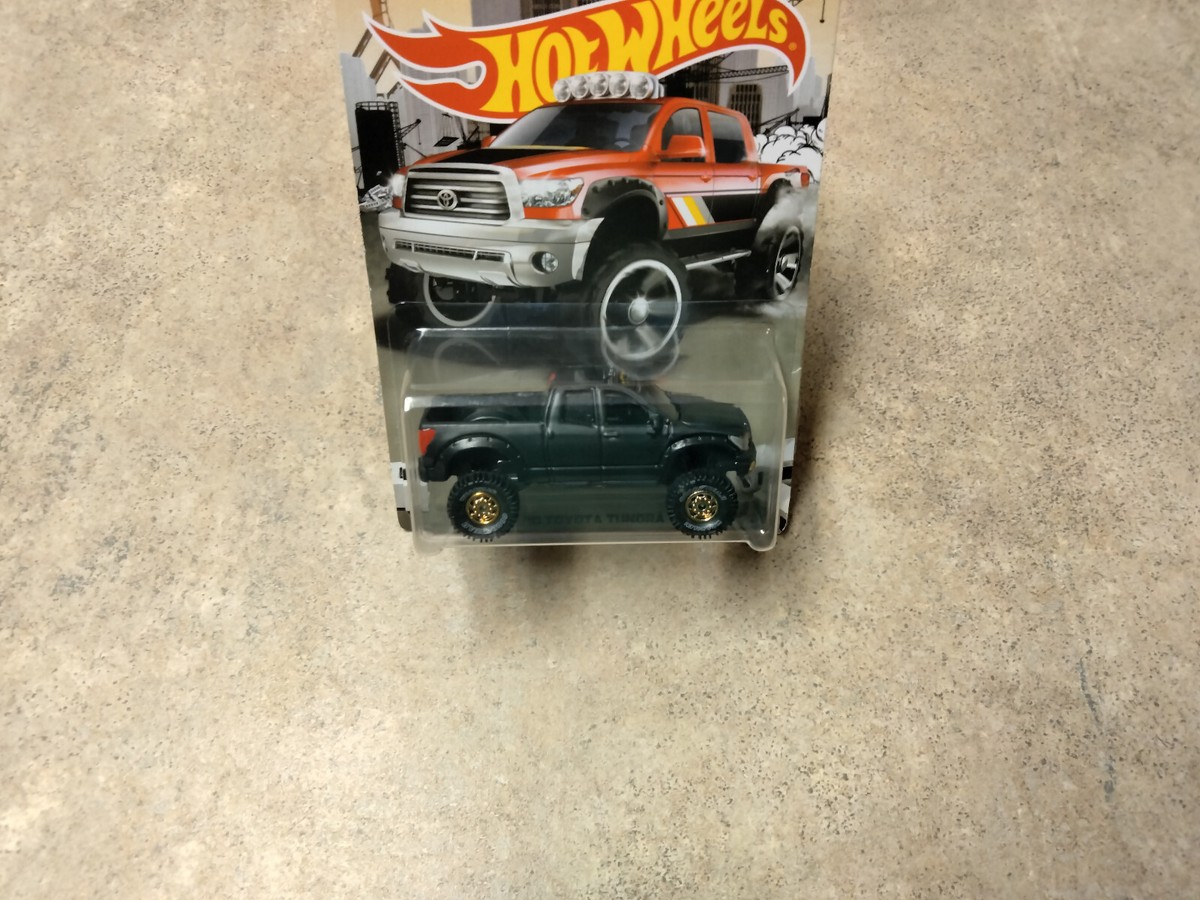 Hot Wheels Toyota Tundra 17 NTN ミニカー Hot Wheels Toyota Tundra SUPER CUSTOM W/REAL RIDERS -SOLD OUT IN