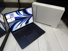 Image of Apple MacBook Air 13.6” Retina 2022 256GB SSD 16GB Ram 8C CPU 8C GPU M2 Midnight