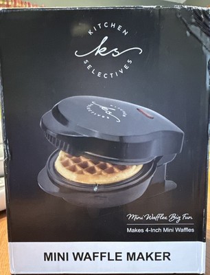 Mini Waffle Maker Black Nonstick Coated 4  Waffles