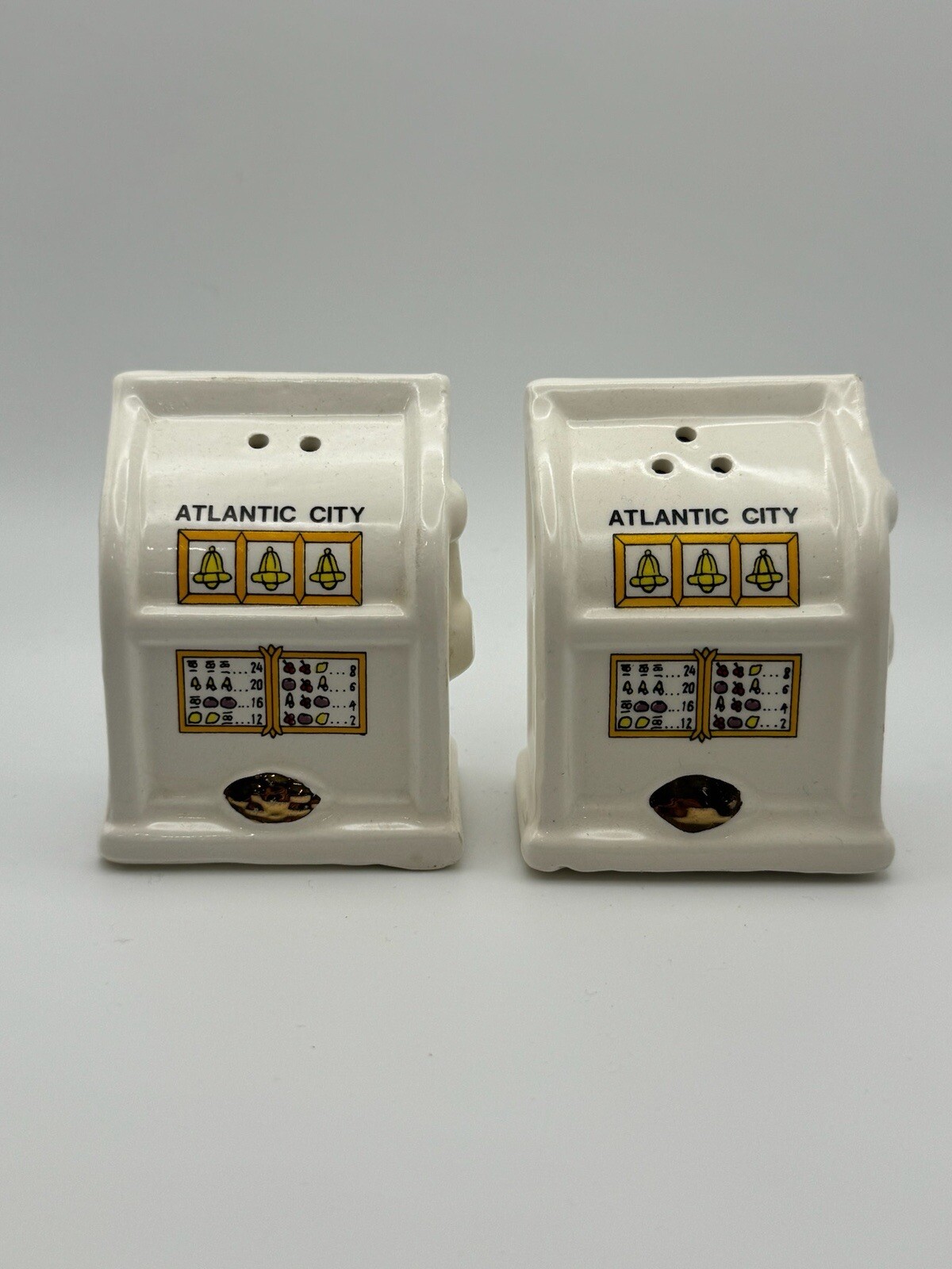 Atlantic City salt and pepper shakers, slot machines, souvenir collectibles