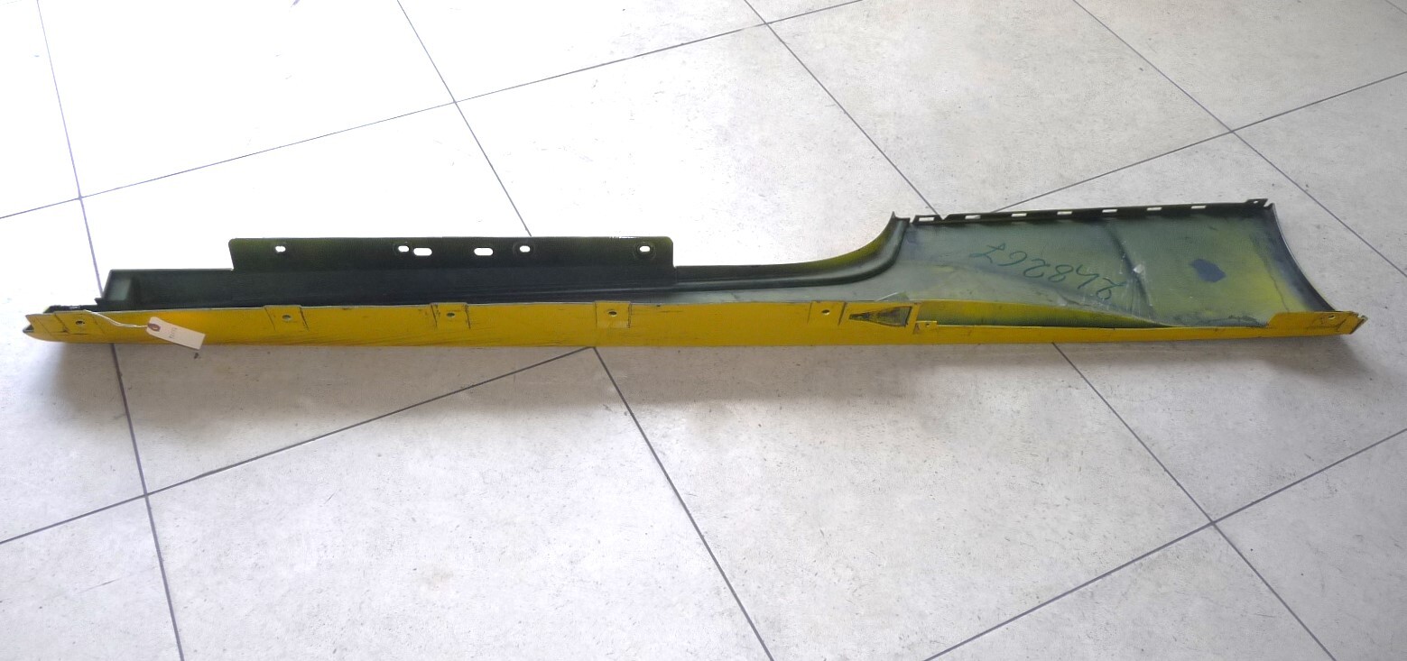 10-14 Ferrari 458 Italia Spider Right Underdoor Rocker Molding Trim 83243210 OE