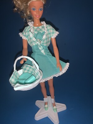 Barbie Pic Nic Pretty Fashion im grünen Look #12597 - ohne PUPPE