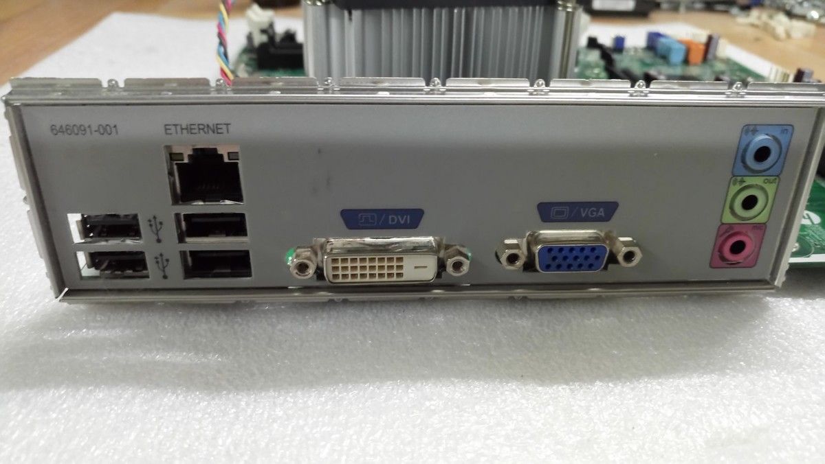 Kit Carte mere HP 696234-001 / G645@2.9Ghz / 3 Go DDR3 / Ventil / IO
