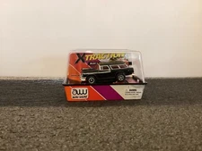 AUTO-WORLD XTRACTION HO SLOT CAR ‘55 CHEVY NOMAD (BLACK)