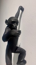 lampada Seletti Monkey Lamp hanging left scimmia nera