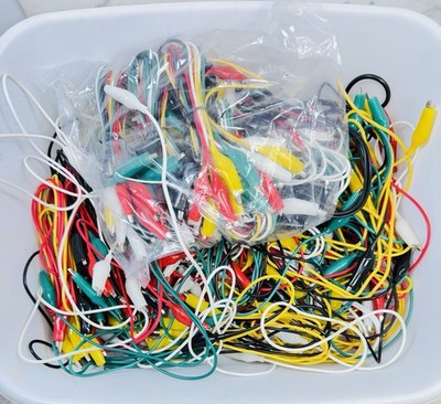 Lot of 50 plus Alligator Clip Test Leads 21 Inch Wire Jumper Cables Mixed Colors