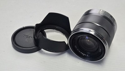 Sony SEL1855 Camera Lens 18-55mm f3.5-5.6 Silver w/Hood