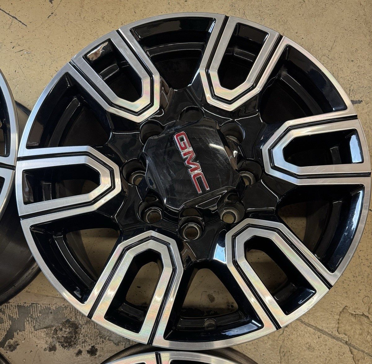 GMC Sierra Denali 2500 3500 2020-2024 OEM Wheel Rim 23377037 5950A W11061