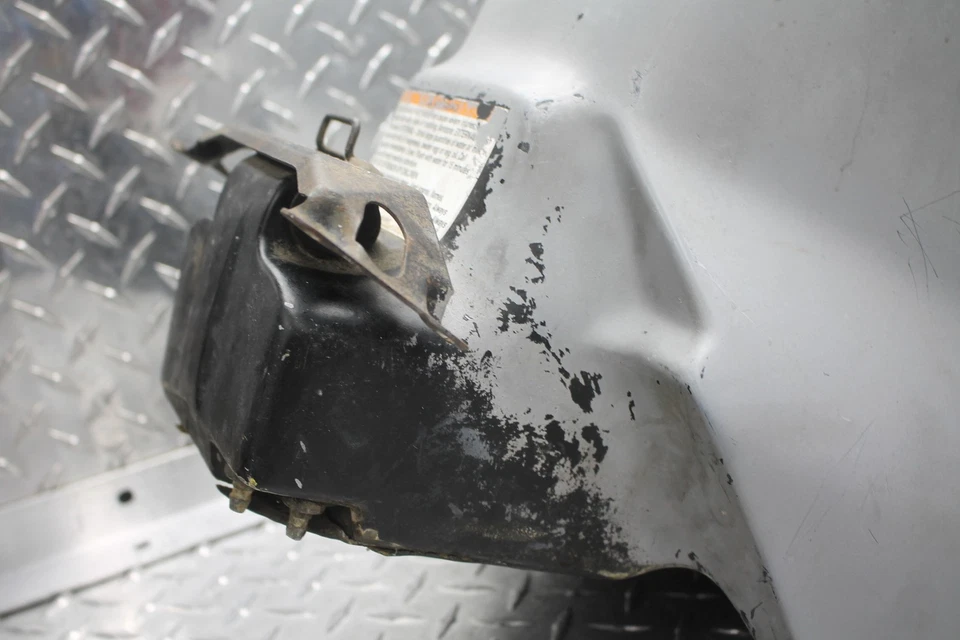 2004 APRILIA RSV1000 MILLE R GAS TANK FUEL CELL PETROL RESERVOIR - Image 2 of 4