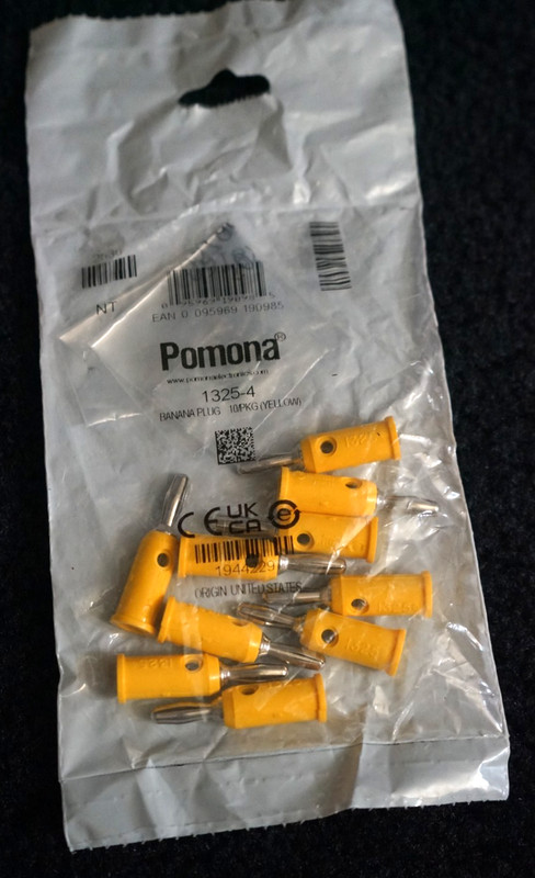 3 packs pomona do it yourself solderless stackup banana plug 10/pkg white 1325-4